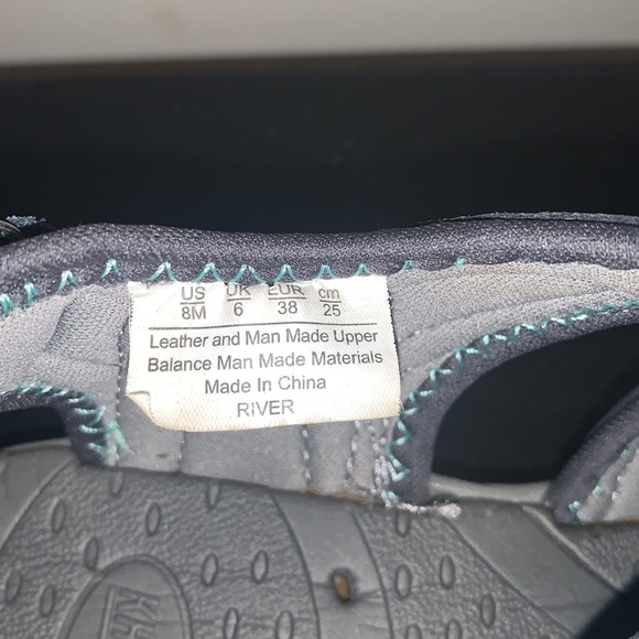 Khombu Crystal Sport Sandals. Size 8 - Picture 9 of 9